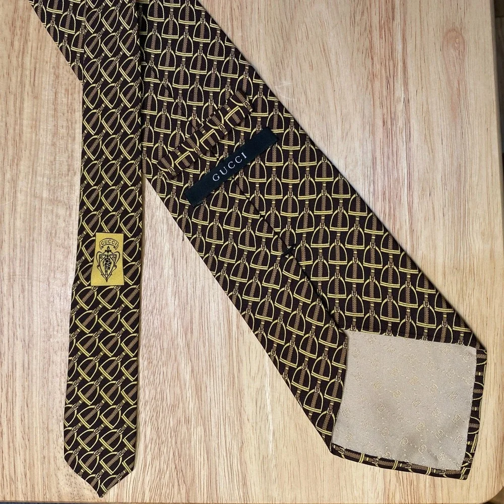 Gucci Necktie Tie Mens Black Gold Horse Bit Print Silk Old Money Luxury Italy